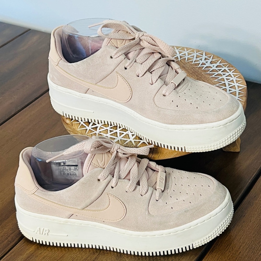 Nike Air Force 1 Sage Low Particle Beige Suede Platform AR5339-201 Womens 7